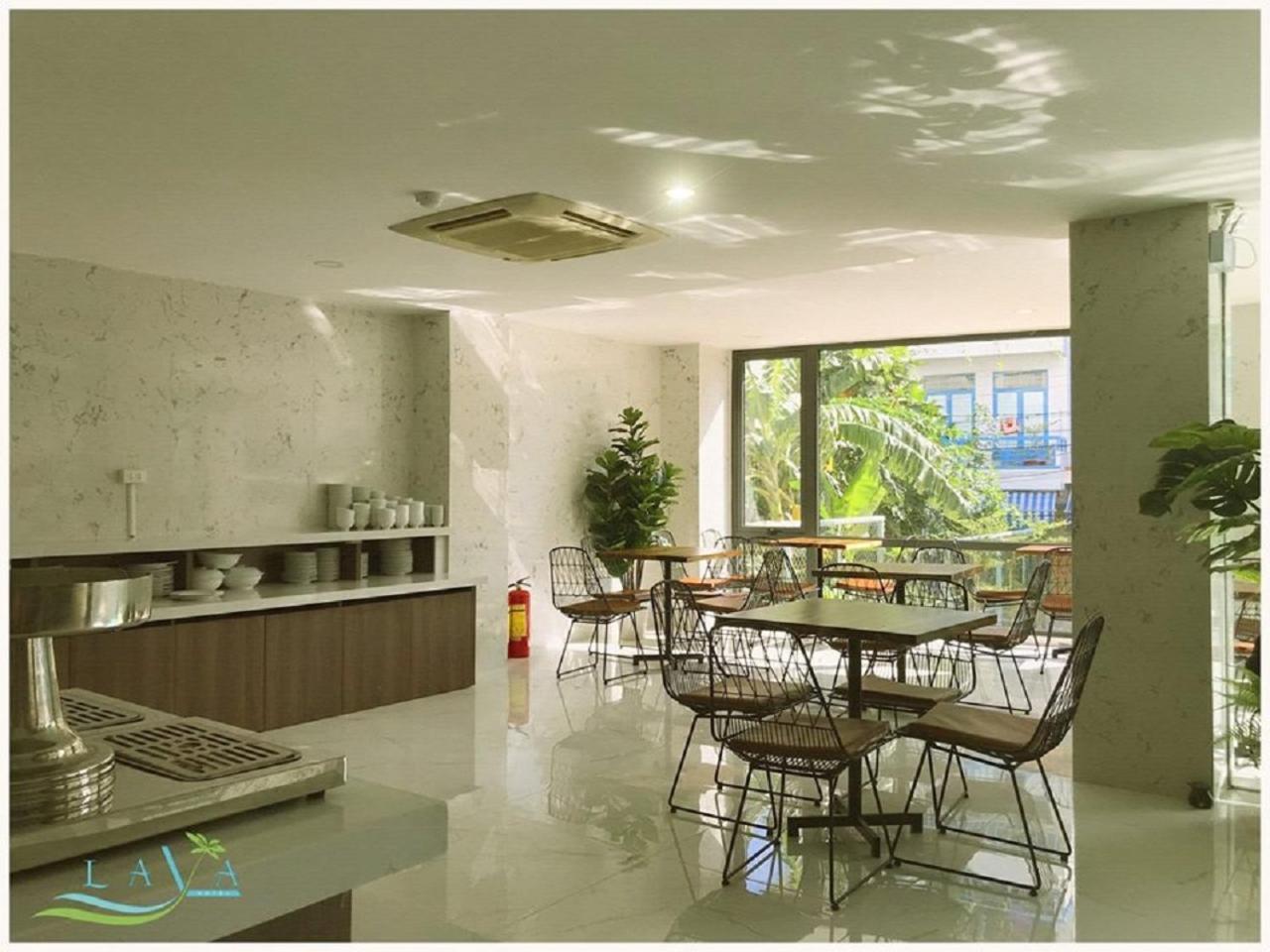 Lava Hotel На Транг Екстериор снимка