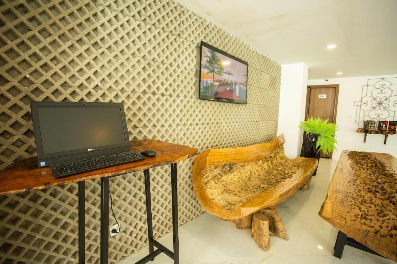 Lava Hotel На Транг Екстериор снимка