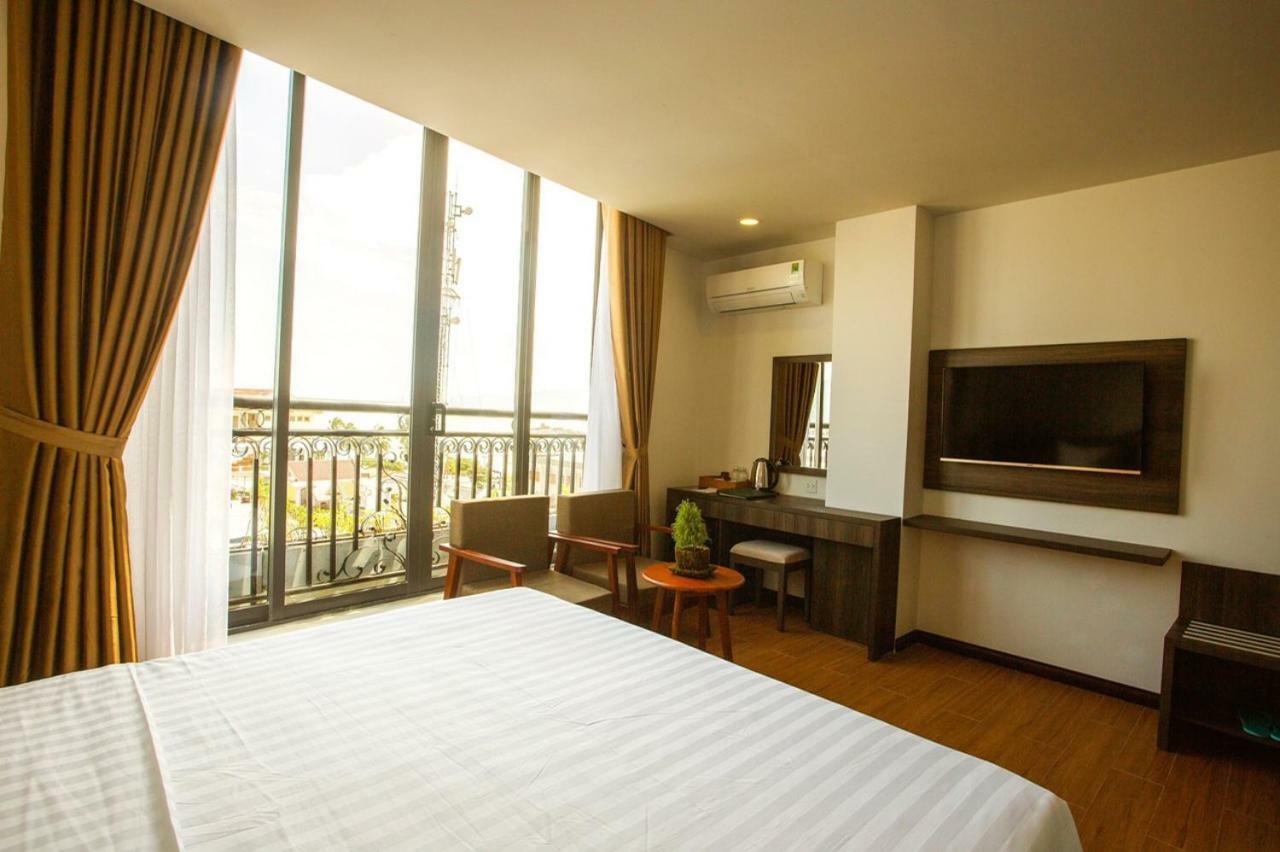 Lava Hotel На Транг Екстериор снимка