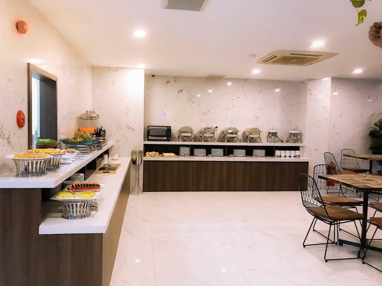 Lava Hotel На Транг Екстериор снимка