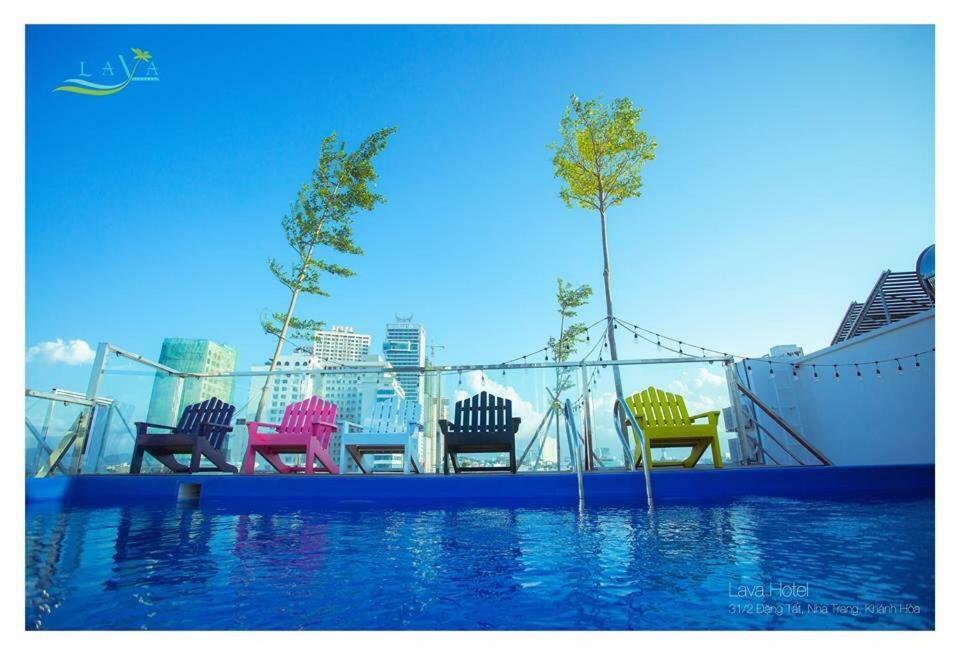 Lava Hotel На Транг Екстериор снимка